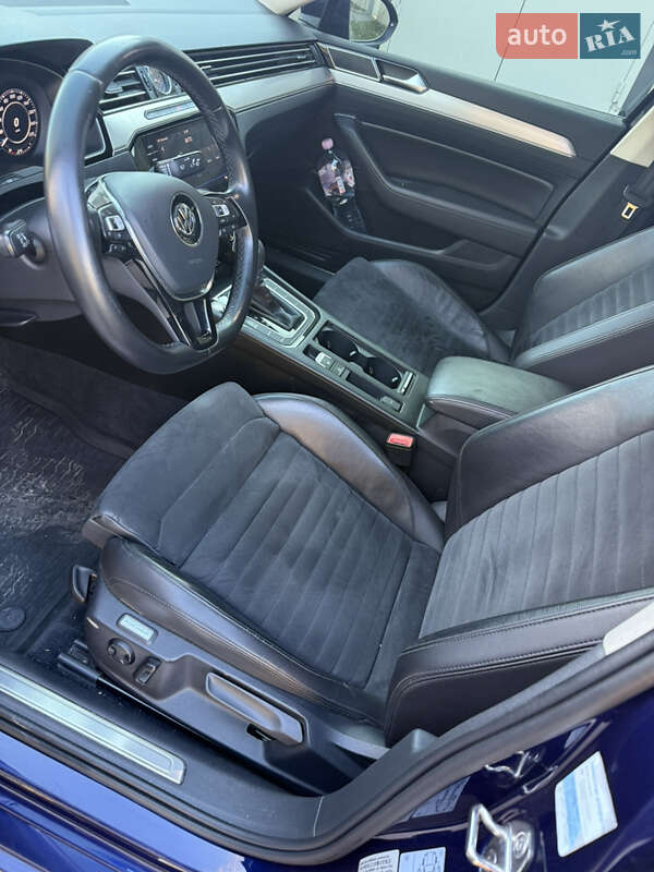 Седан Volkswagen Passat 2018 в Днепре