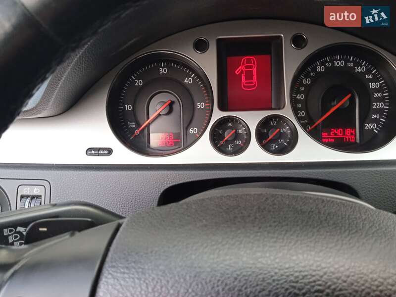 Універсал Volkswagen Passat 2008 в Тернополі