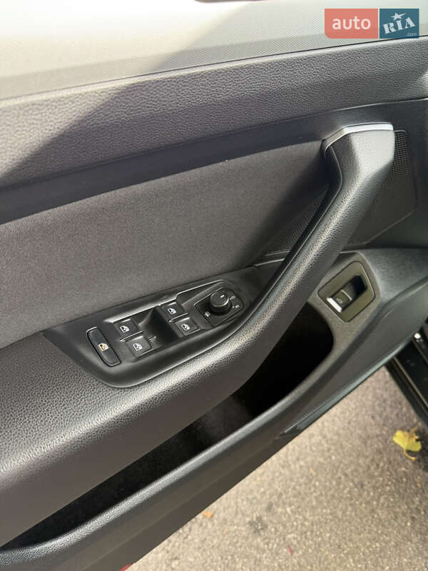 Универсал Volkswagen Passat 2019 в Броварах фото 16 Универсал Volkswagen Passat 2019 в Броварах