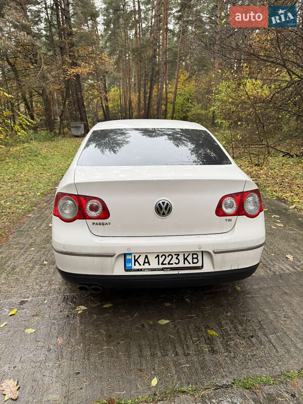 Седан Volkswagen Passat 2010 в Киеве