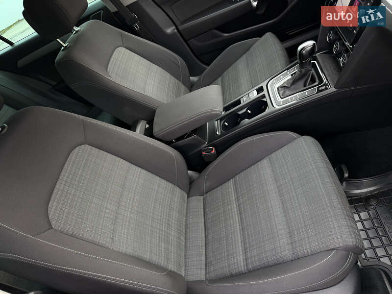 Универсал Volkswagen Passat 2020 в Бердичеве фото 39 Универсал Volkswagen Passat 2020 в Бердичеве