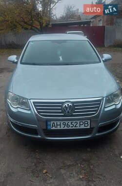 Седан Volkswagen Passat 2005 в Славянске