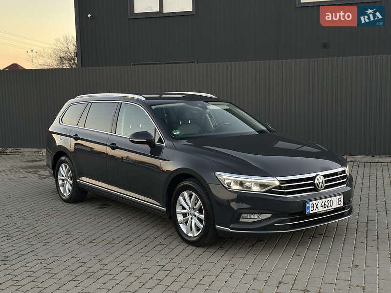 Універсал Volkswagen Passat 2020 в Ужгороді