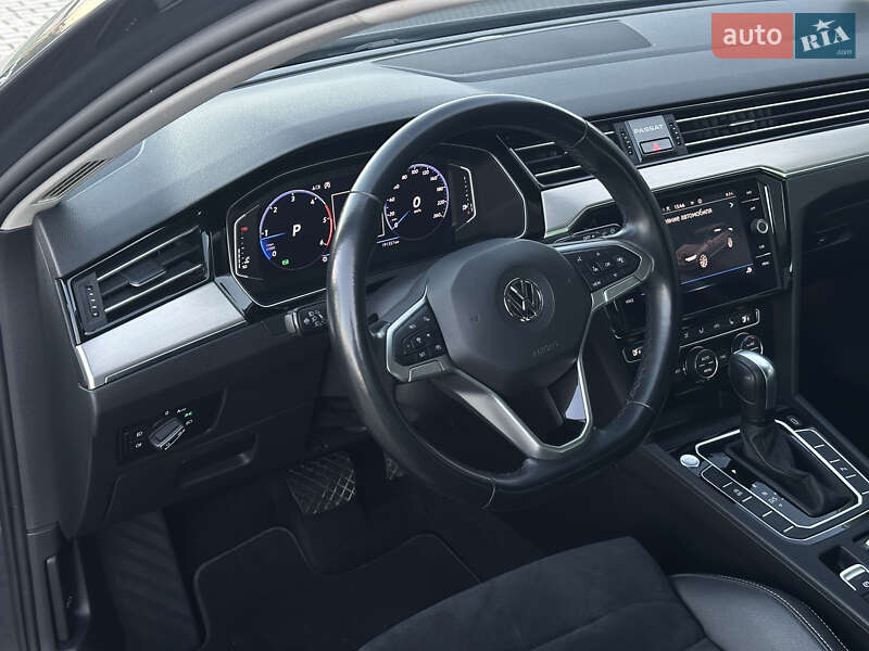 Універсал Volkswagen Passat 2020 в Ужгороді