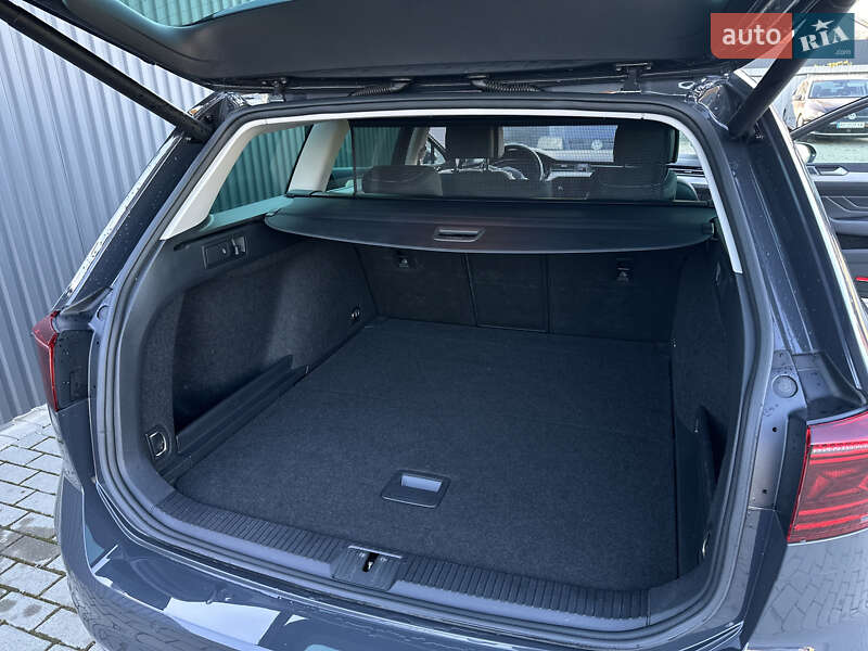 Універсал Volkswagen Passat 2020 в Ужгороді