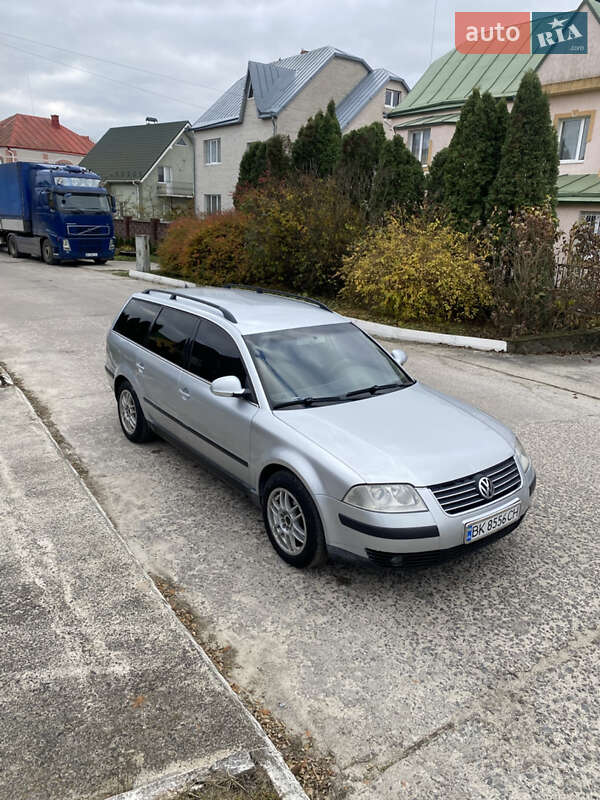Универсал Volkswagen Passat 2004 в Вараше