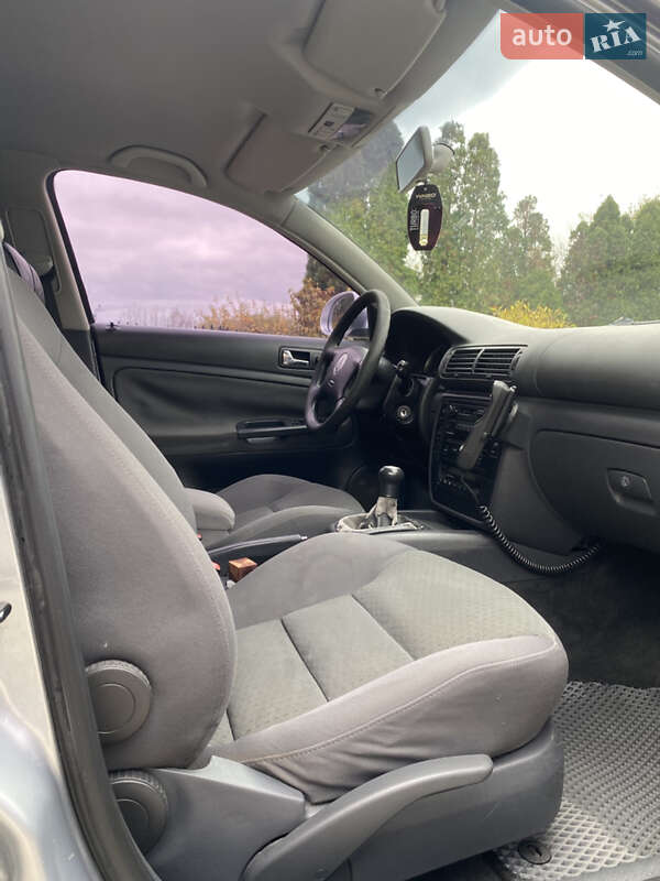 Универсал Volkswagen Passat 2004 в Вараше