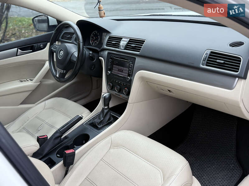 Седан Volkswagen Passat 2015 в Киеве