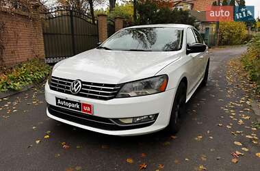 Седан Volkswagen Passat 2012 в Киеве