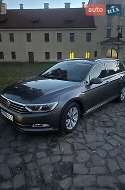 Універсал Volkswagen Passat 2015 в Жовкві
