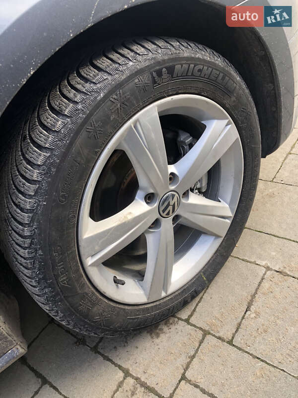 Седан Volkswagen Passat 2015 в Луцке