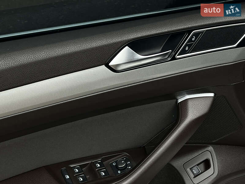 Універсал Volkswagen Passat 2015 в Миколаєві