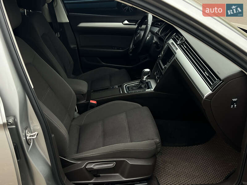 Універсал Volkswagen Passat 2015 в Миколаєві