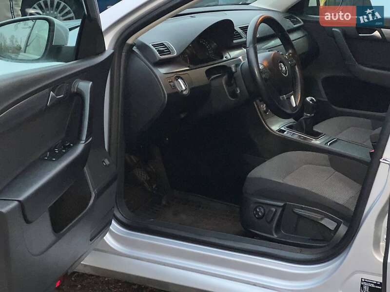 Универсал Volkswagen Passat 2014 в Киеве