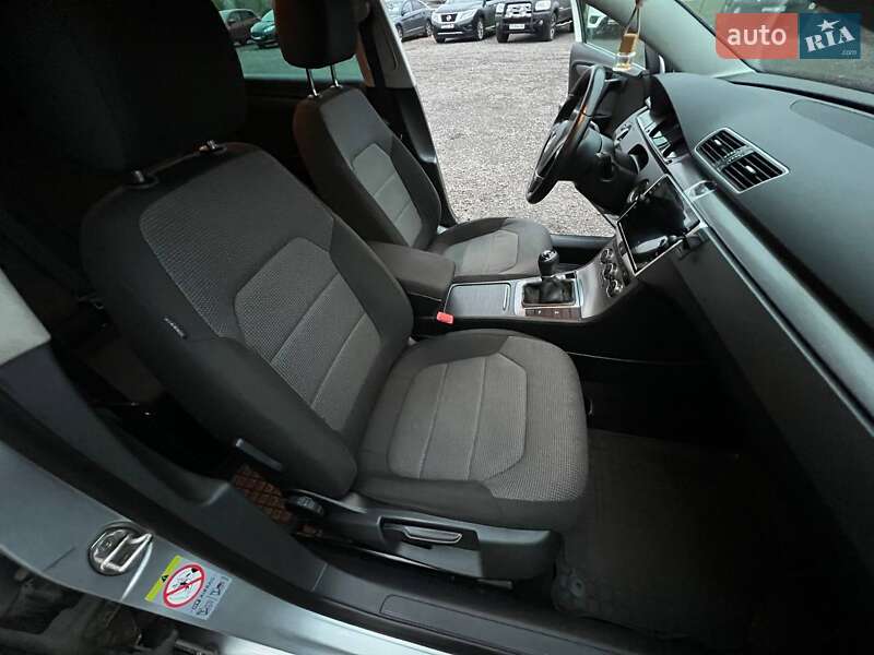 Универсал Volkswagen Passat 2014 в Киеве