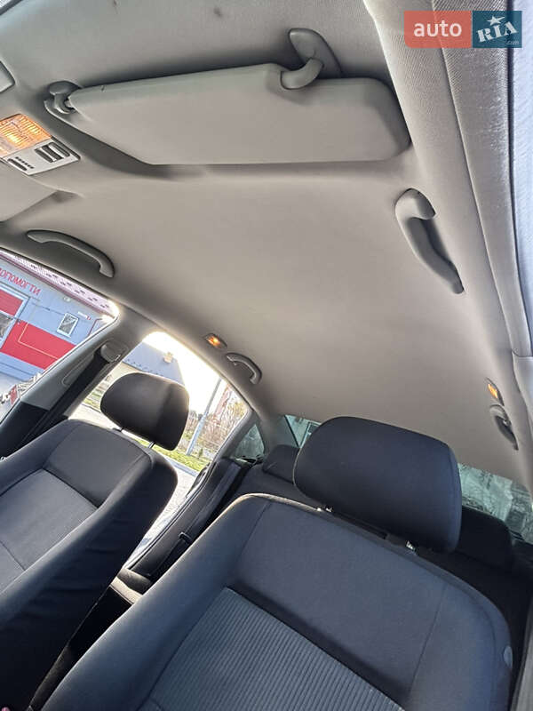 Седан Volkswagen Passat 2003 в Львове фото 15 Седан Volkswagen Passat 2003 в Львове