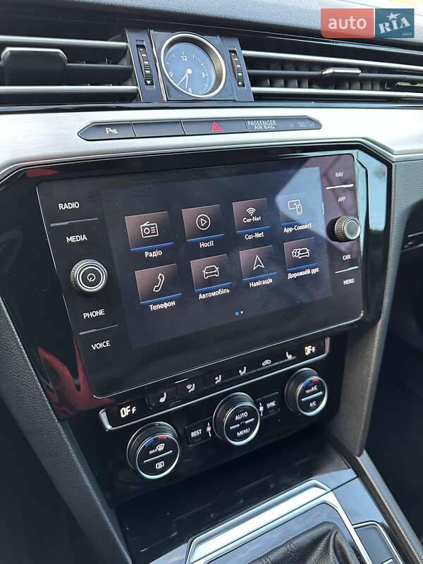 Универсал Volkswagen Passat 2019 в Стрые