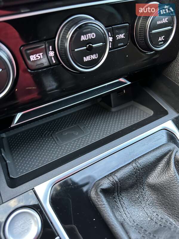 Универсал Volkswagen Passat 2019 в Стрые