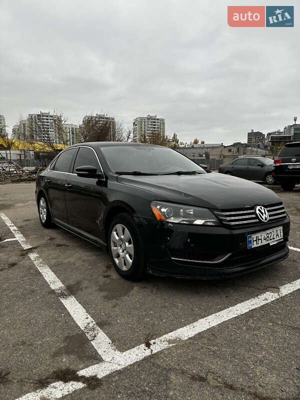 Седан Volkswagen Passat 2012 в Харькове
