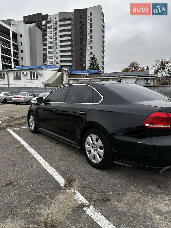 Седан Volkswagen Passat 2012 в Харькове