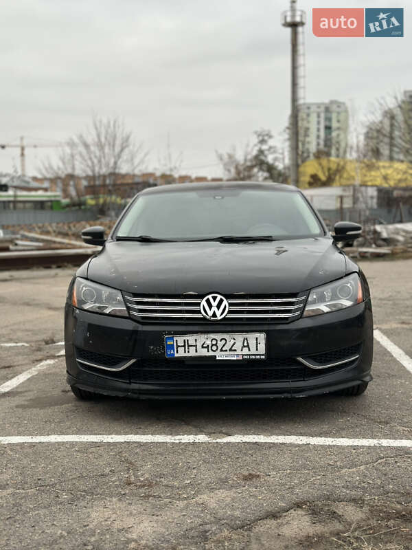 Седан Volkswagen Passat 2012 в Харькове