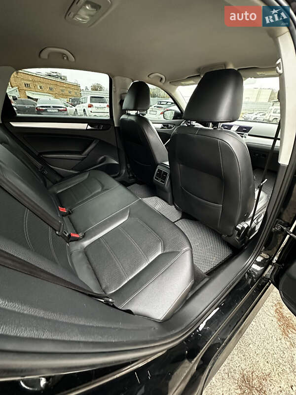 Седан Volkswagen Passat 2012 в Харькове