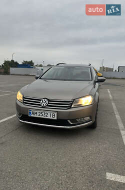Універсал Volkswagen Passat 2011 в Києві