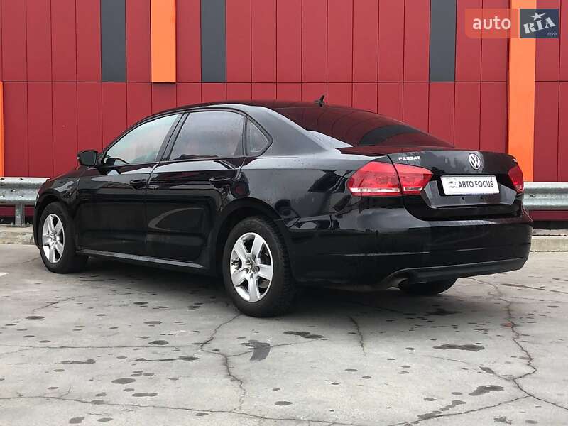 Седан Volkswagen Passat 2012 в Киеве
