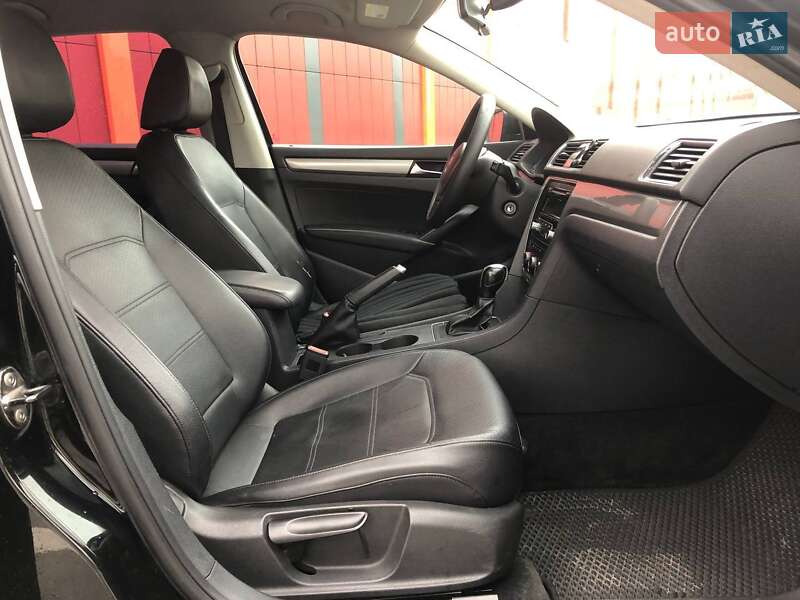 Седан Volkswagen Passat 2012 в Киеве