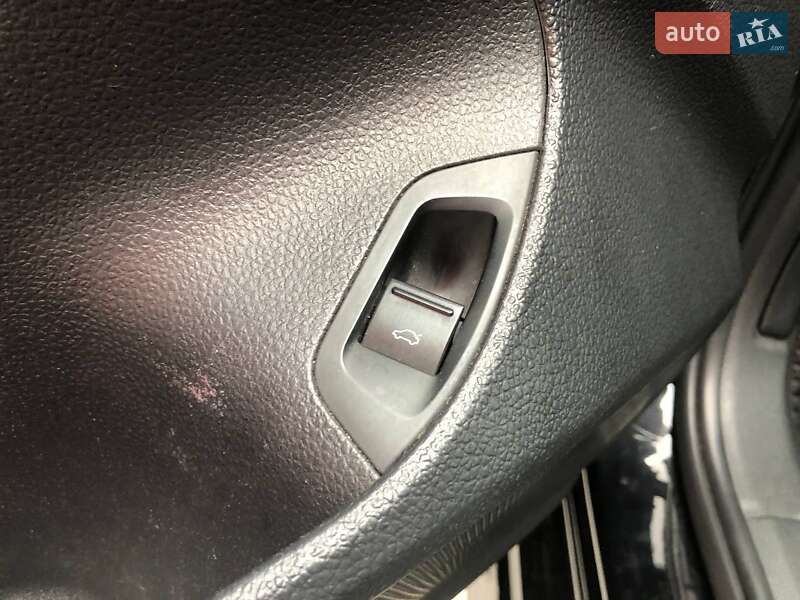 Седан Volkswagen Passat 2012 в Киеве