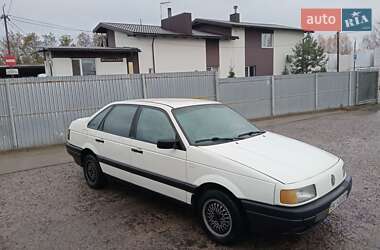 Седан Volkswagen Passat 1988 в Рівному