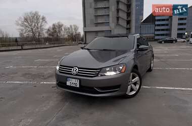 Седан Volkswagen Passat 2012 в Киеве
