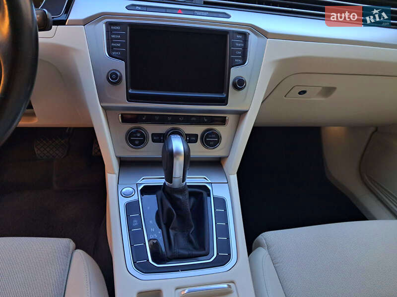 Седан Volkswagen Passat 2016 в Виннице фото 35 Седан Volkswagen Passat 2016 в Виннице