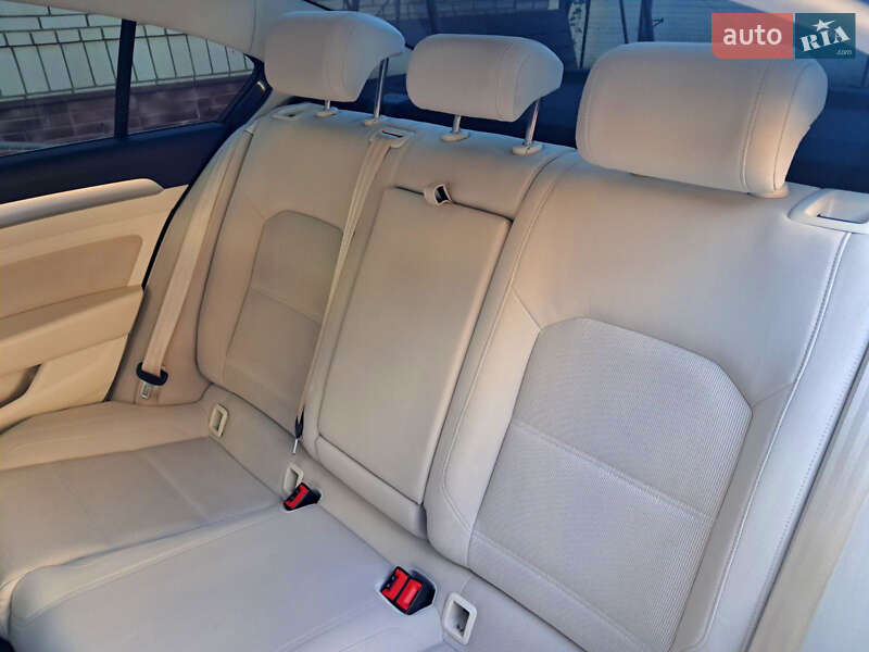 Седан Volkswagen Passat 2016 в Виннице фото 42 Седан Volkswagen Passat 2016 в Виннице