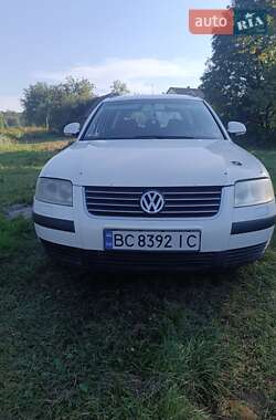 Универсал Volkswagen Passat 2004 в Рава-Русской