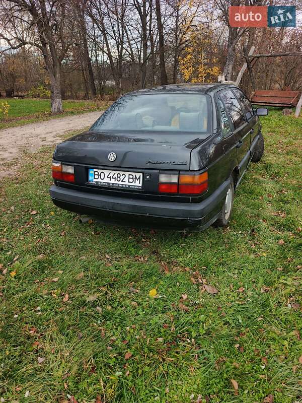 Седан Volkswagen Passat 1989 в Богородчанах