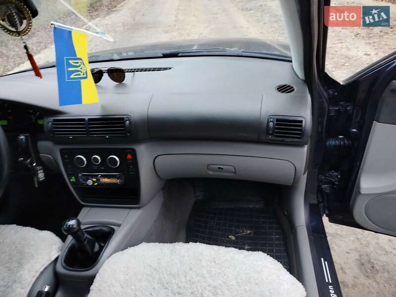 Седан Volkswagen Passat 1997 в Городку