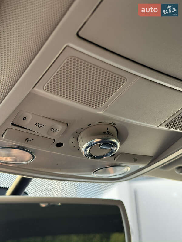 Седан Volkswagen Passat 2013 в Рівному