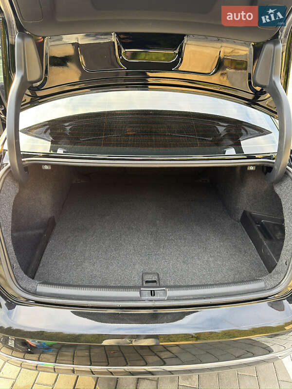 Седан Volkswagen Passat 2013 в Рівному