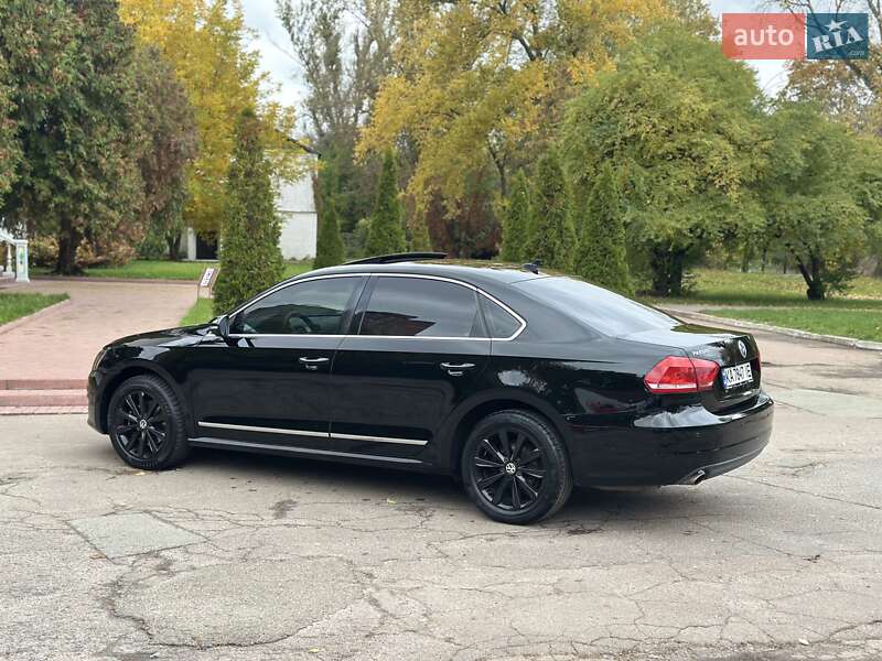 Седан Volkswagen Passat 2011 в Києві