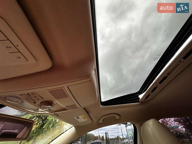 Седан Volkswagen Passat 2011 в Києві