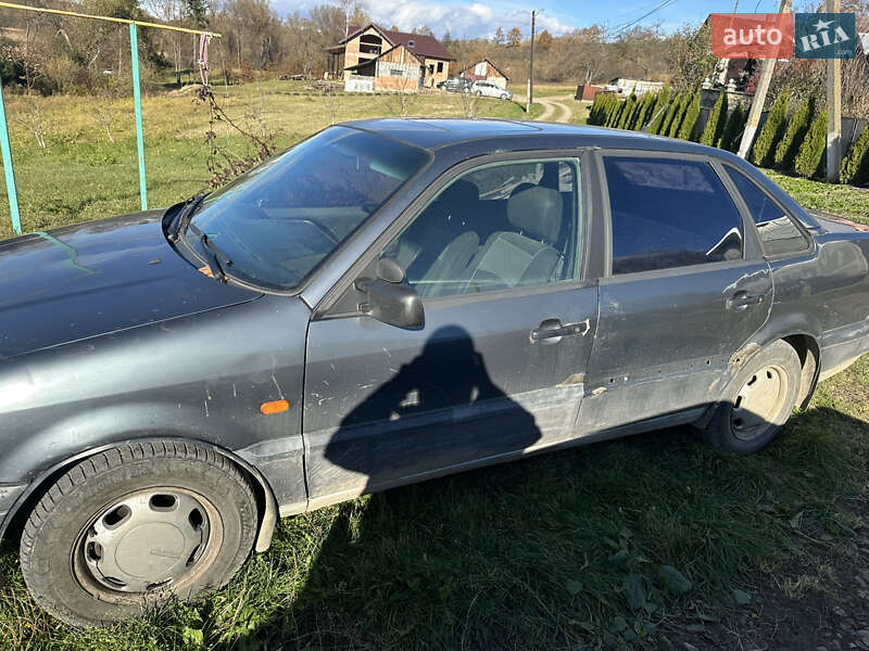 Седан Volkswagen Passat 1995 в Рожнові