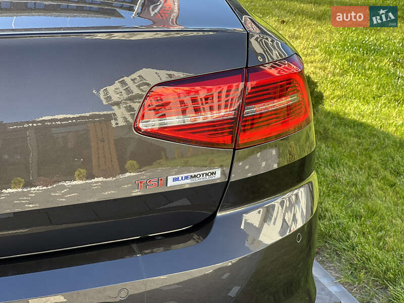 Седан Volkswagen Passat 2015 в Ужгороді