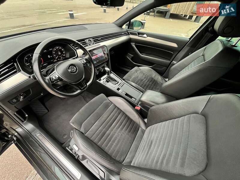 Универсал Volkswagen Passat 2017 в Киеве