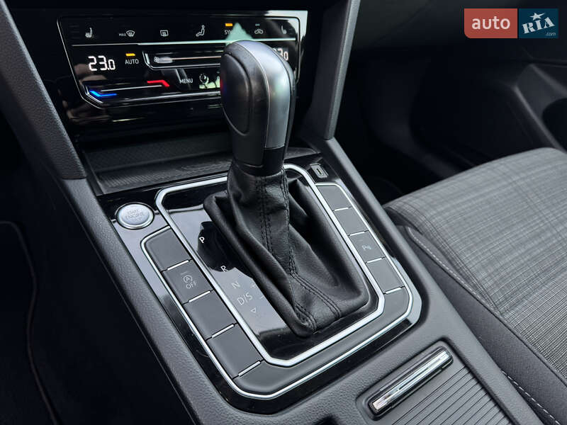 Универсал Volkswagen Passat 2020 в Луцке фото 22 Универсал Volkswagen Passat 2020 в Луцке