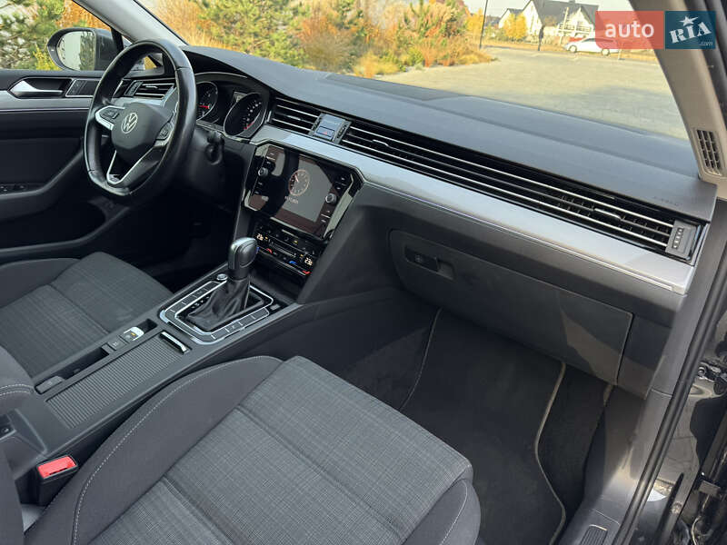Универсал Volkswagen Passat 2020 в Луцке фото 30 Универсал Volkswagen Passat 2020 в Луцке