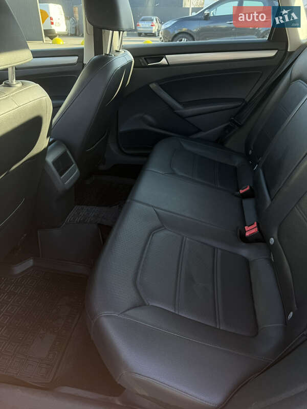 Седан Volkswagen Passat 2013 в Киеве фото 7 Седан Volkswagen Passat 2013 в Киеве