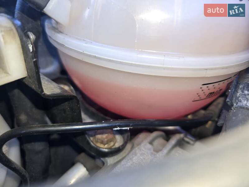 Універсал Volkswagen Passat 2014 в Запоріжжі