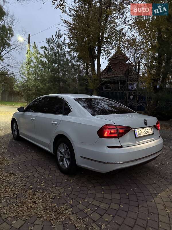 Седан Volkswagen Passat 2017 в Запорожье