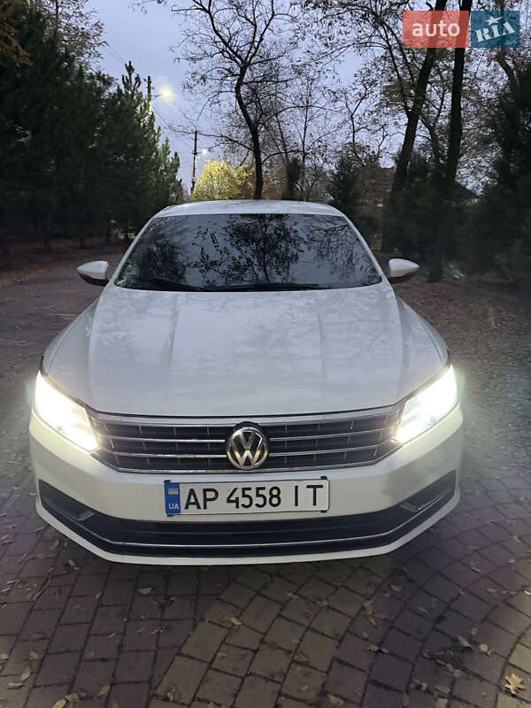 Седан Volkswagen Passat 2017 в Запорожье